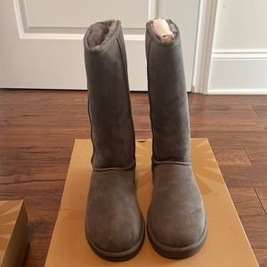 UGG CLASSIC TALL BOOT BRAND NEW